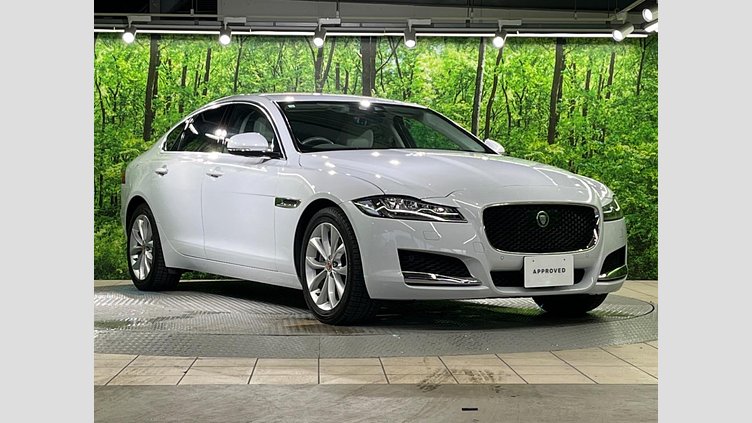 2020 認定中古車 Jaguar XF Yulong White 2WD プレステージ