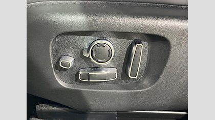 Range Rover Velar 65