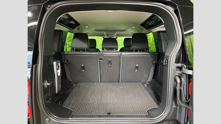 2024 認定中古車 Land Rover Defender 110 Eiger Grey 4WD SE