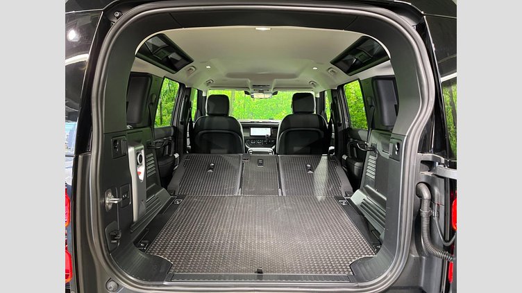 2024 認定中古車 Land Rover Defender 110 Eiger Grey 4WD SE
