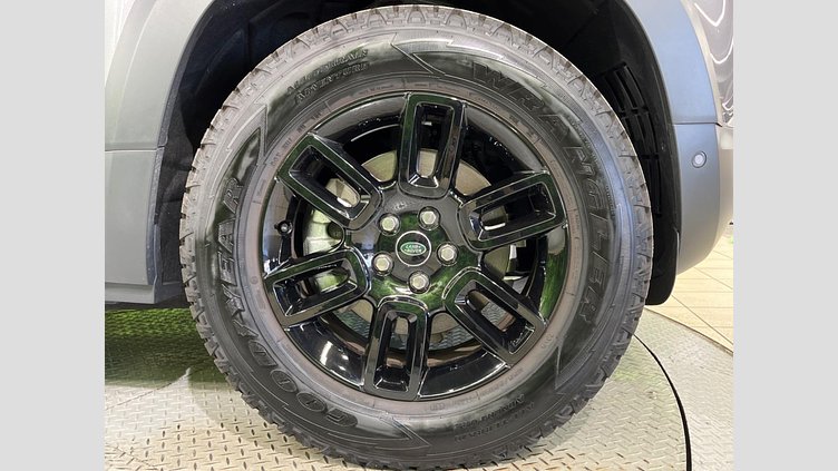 2024 認定中古車 Land Rover Defender 110 Eiger Grey 4WD SE
