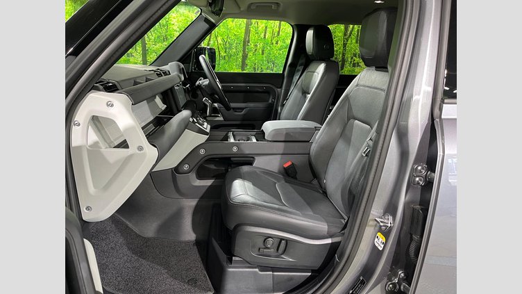 2024 認定中古車 Land Rover Defender 110 Eiger Grey 4WD SE