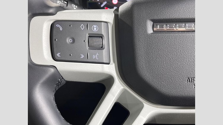 2024 認定中古車 Land Rover Defender 110 Eiger Grey 4WD SE