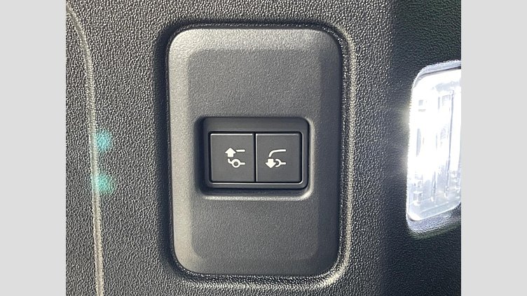 2024 認定中古車 Land Rover Defender 110 Eiger Grey 4WD SE
