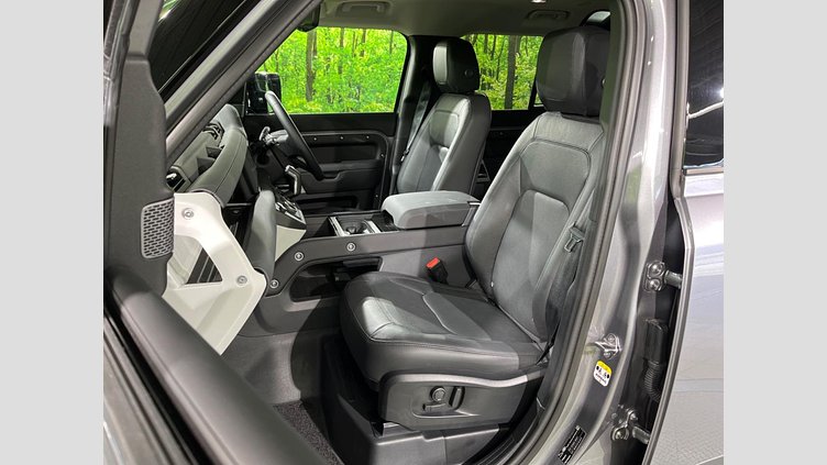 2024 認定中古車 Land Rover Defender 110 Eiger Grey 4WD SE