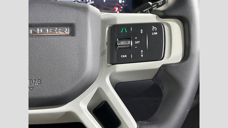 2024 認定中古車 Land Rover Defender 110 Eiger Grey 4WD SE