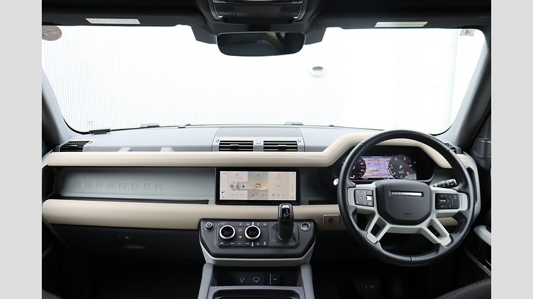 2023 認定中古車 Land Rover Defender 110 サントリーニブラック D300 AWD（AT） X-DYNAMIC SE