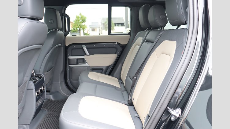 2023 認定中古車 Land Rover Defender 110 サントリーニブラック D300 AWD（AT） X-DYNAMIC SE
