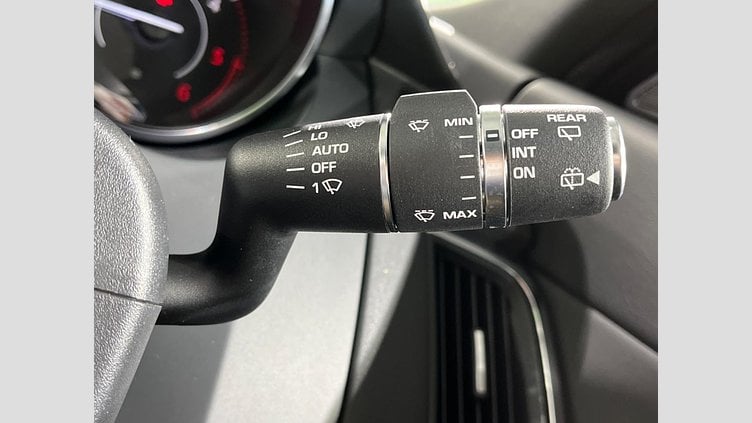 2019 認定中古車 Jaguar E-Pace Yulong White 4WD R-Dynamic SE
