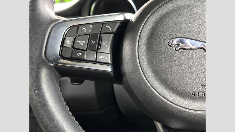2019 認定中古車 Jaguar E-Pace Yulong White 4WD R-Dynamic SE
