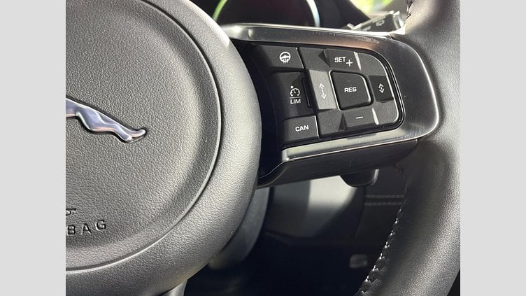 2019 認定中古車 Jaguar E-Pace Yulong White 4WD R-Dynamic SE