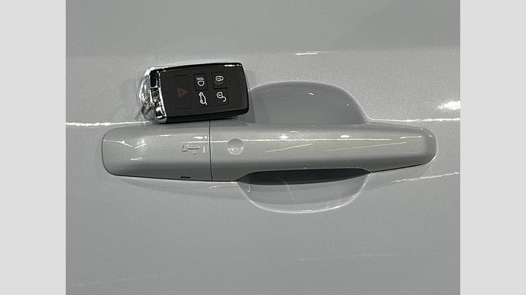 2019 認定中古車 Jaguar E-Pace Yulong White 4WD R-Dynamic SE