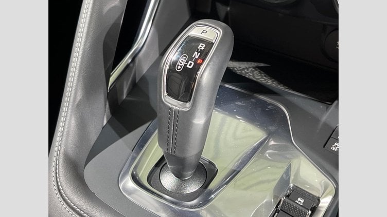 2019 認定中古車 Jaguar E-Pace Yulong White 4WD R-Dynamic SE