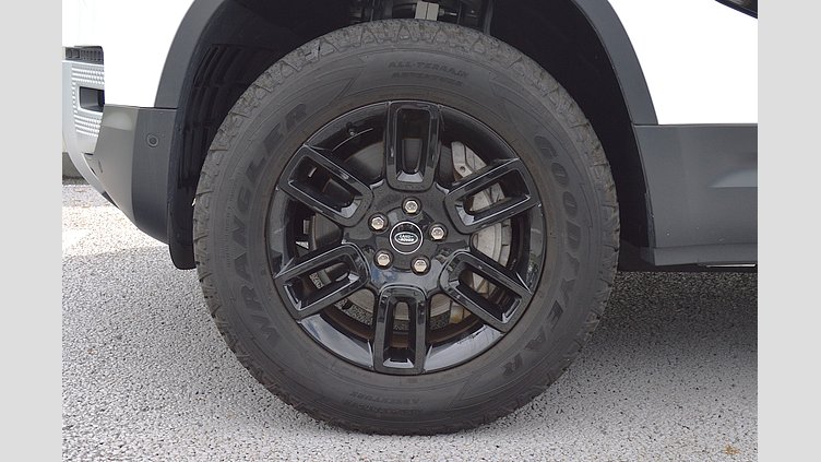 2023 認定中古車 Land Rover Defender 110 Fuji White D300 AWD（AT） D300 S