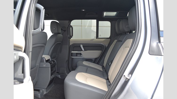 2023 認定中古車 Land Rover Defender 110 アイガーグレイ D300 AWD（AT） X-DYNAMIC SE イースナーED3.0L D300