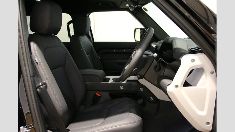 2025 認定中古車 Land Rover Defender 130 サントリーニブラック D350 AWD（AT） X-DYNAMIC SE D350