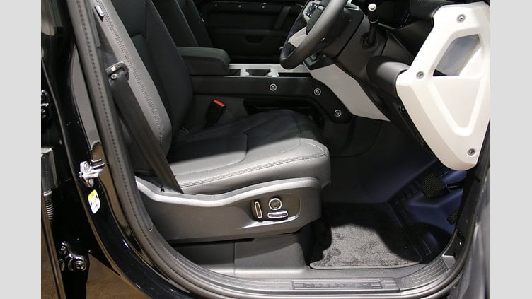 2025 認定中古車 Land Rover Defender 130 サントリーニブラック D350 AWD（AT） X-DYNAMIC SE D350