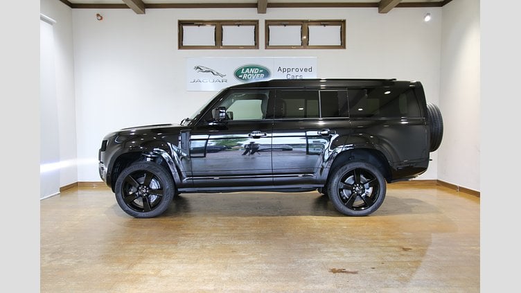 2025 認定中古車 Land Rover Defender 130 サントリーニブラック D350 AWD（AT） X-DYNAMIC SE D350