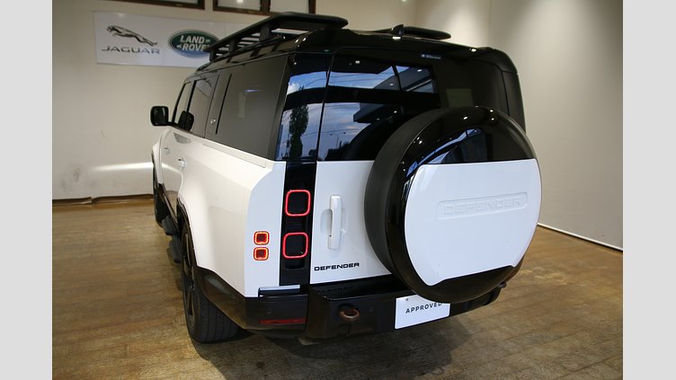2023 認定中古車 Land Rover Defender 130 フジホワイト D300 AWD（AT） X-DYNAMIC HSE