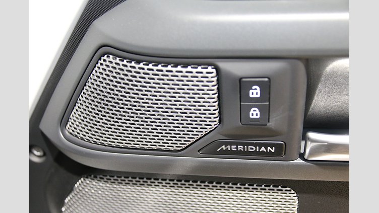 2023 認定中古車 Land Rover Defender 130 フジホワイト D300 AWD（AT） X-DYNAMIC HSE