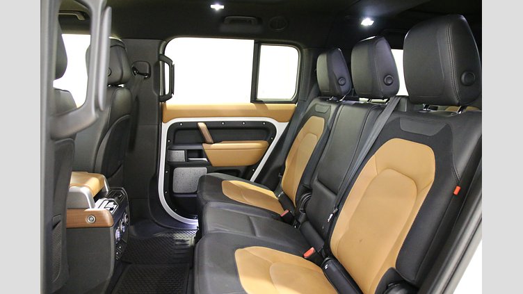 2023 認定中古車 Land Rover Defender 130 フジホワイト D300 AWD（AT） X-DYNAMIC HSE