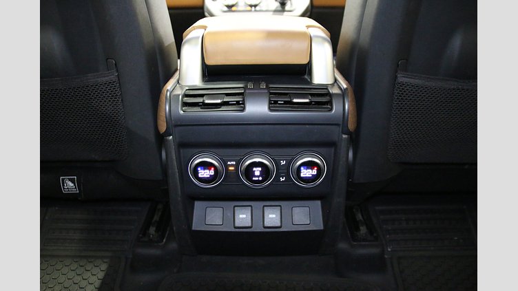 2023 認定中古車 Land Rover Defender 130 フジホワイト D300 AWD（AT） X-DYNAMIC HSE
