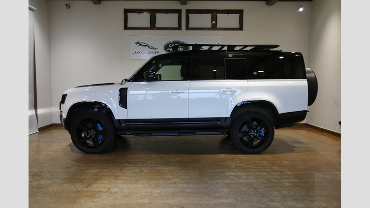 2023 認定中古車 Land Rover Defender 130 フジホワイト D300 AWD（AT） X-DYNAMIC HSE