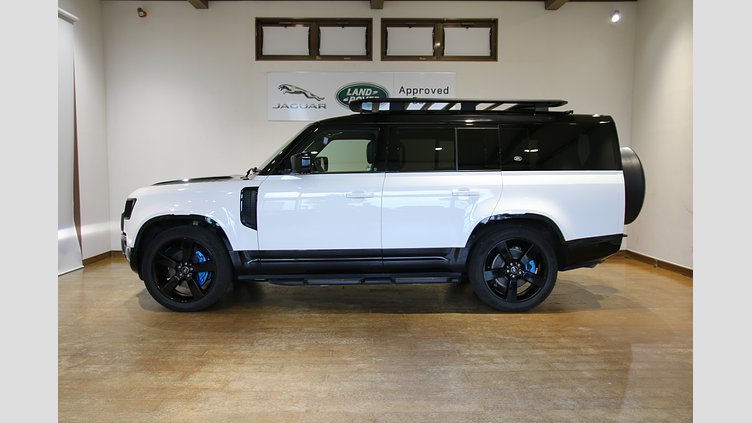 2023 認定中古車 Land Rover Defender 130 フジホワイト D300 AWD（AT） X-DYNAMIC HSE
