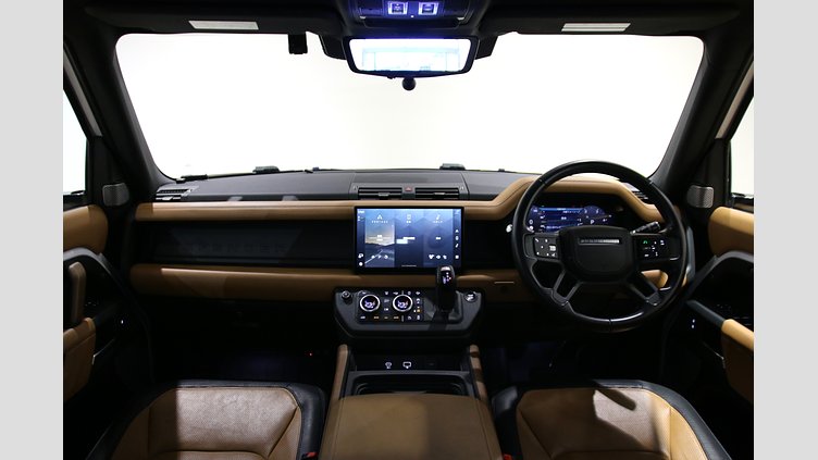2023 認定中古車 Land Rover Defender 130 フジホワイト D300 AWD（AT） X-DYNAMIC HSE
