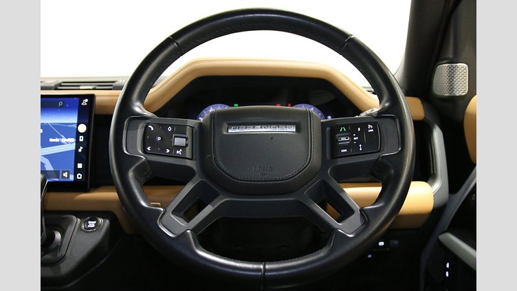 2023 認定中古車 Land Rover Defender 130 フジホワイト D300 AWD（AT） X-DYNAMIC HSE