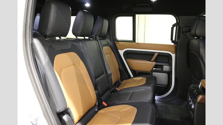 2023 認定中古車 Land Rover Defender 130 フジホワイト D300 AWD（AT） X-DYNAMIC HSE