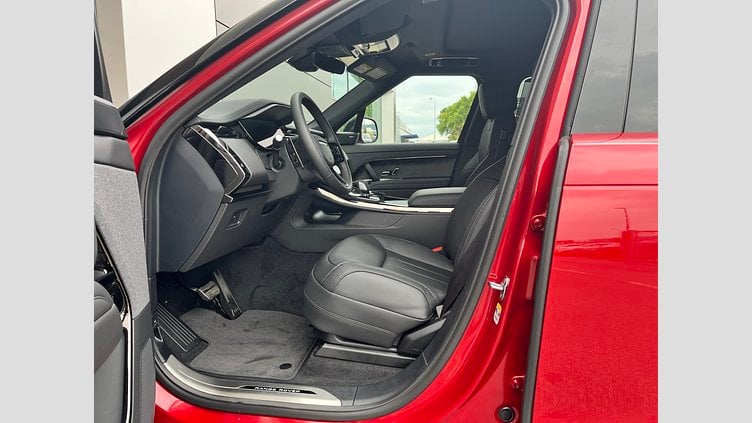 2025 SKLADOVÉ VOZIDLÁ Land Rover Range Rover Sport Červená Firenze D300 MHEV AWD Automat Dynamic SE