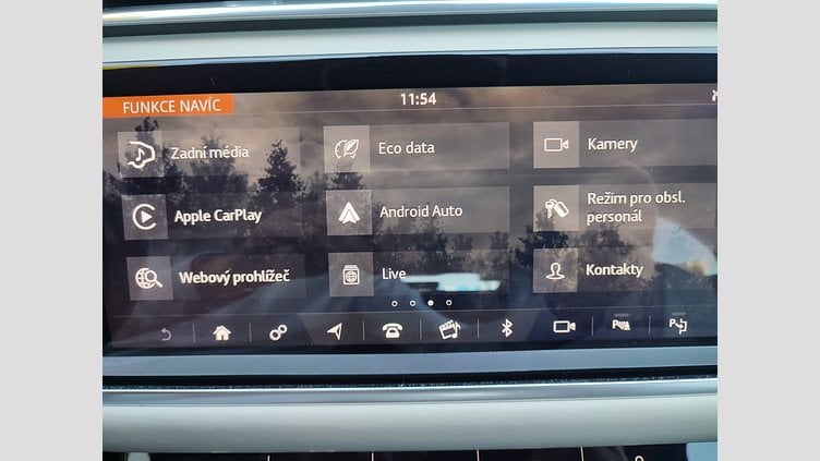 2020 JAZDENÉ VOZIDLÁ Land Rover Range Rover Velar Yulong White 4x4 3.0D I6 D300 MHEV R-Dynamic HSE AWD A/T