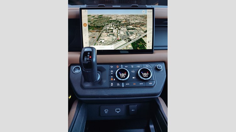 2021 JAZDENÉ VOZIDLÁ Land Rover Defender 110 Carpatian Grey 4x4 3.0 I6 P400 MHEV X A/T AWD