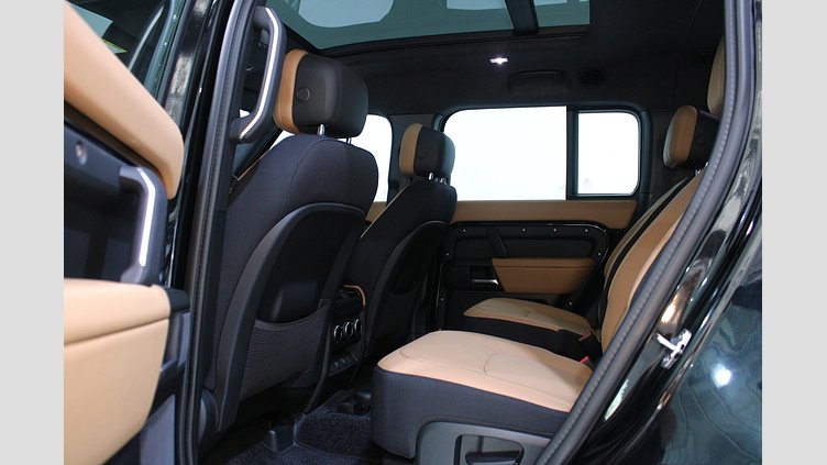 2024 อนุมัติ Land Rover Defender 110 Santorini Black 350PS Auto Diesel MHEV LWB X-Dynamic HSE 