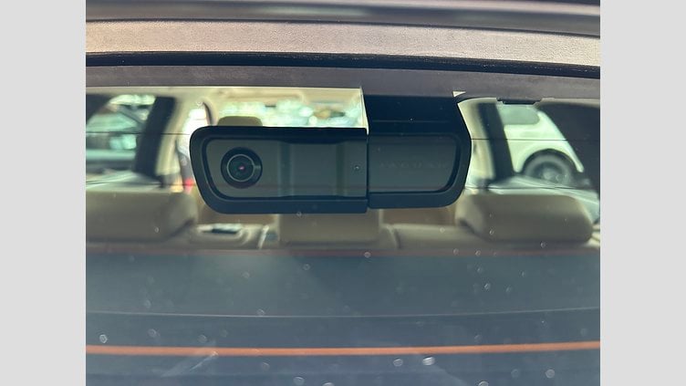 2023 認定中古車 Jaguar F-Pace Firenze Red 2.0Lガソリン　250P S