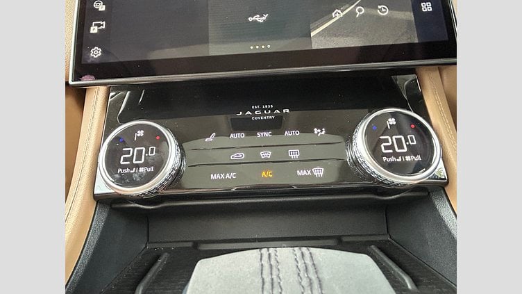 2023 認定中古車 Jaguar F-Pace Firenze Red 2.0Lガソリン　250P S