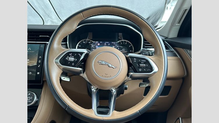 2023 認定中古車 Jaguar F-Pace Firenze Red 2.0Lガソリン　250P S