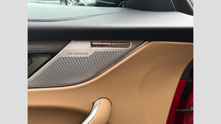 2023 認定中古車 Jaguar F-Pace Firenze Red 2.0Lガソリン　250P S
