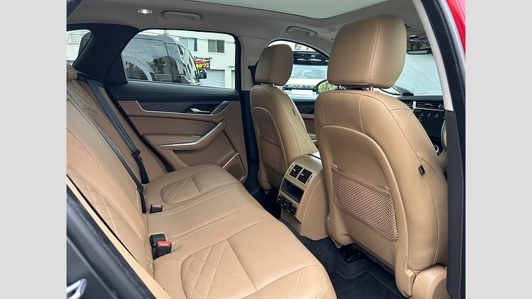 2023 認定中古車 Jaguar F-Pace Firenze Red 2.0Lガソリン　250P S