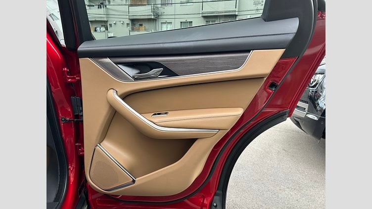 2023 認定中古車 Jaguar F-Pace Firenze Red 2.0Lガソリン　250P S