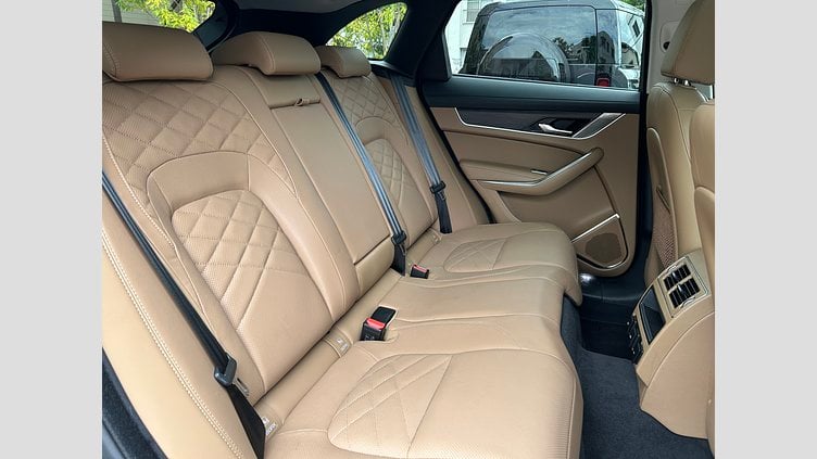 2023 認定中古車 Jaguar F-Pace Firenze Red 2.0Lガソリン　250P S