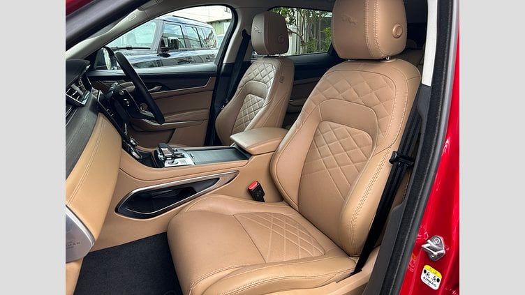 2023 認定中古車 Jaguar F-Pace Firenze Red 2.0Lガソリン　250P S