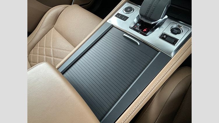 2023 認定中古車 Jaguar F-Pace Firenze Red 2.0Lガソリン　250P S