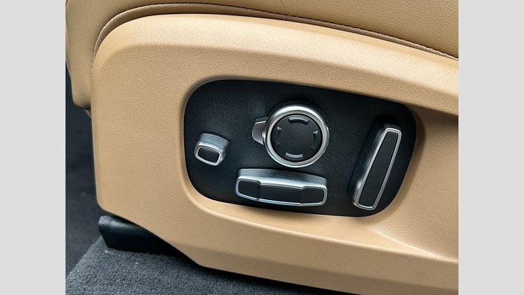 2023 認定中古車 Jaguar F-Pace Firenze Red 2.0Lガソリン　250P S