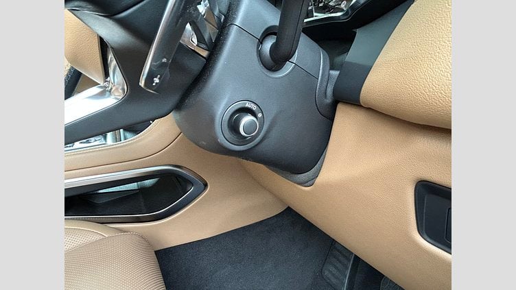 2023 認定中古車 Jaguar F-Pace Firenze Red 2.0Lガソリン　250P S