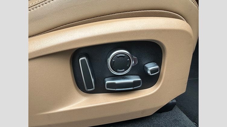 2023 認定中古車 Jaguar F-Pace Firenze Red 2.0Lガソリン　250P S