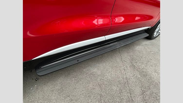 2023 認定中古車 Jaguar F-Pace Firenze Red 2.0Lガソリン　250P S