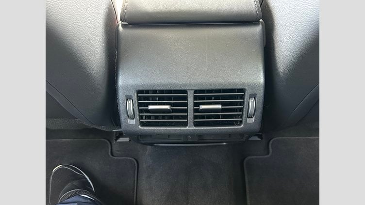 2021 認定中古車 Land Rover Discovery Sport Fuji White 2.0L ディーゼルSE　180PS
 SE