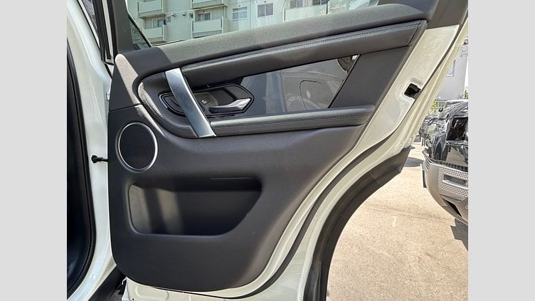 2021 認定中古車 Land Rover Discovery Sport Fuji White 2.0L ディーゼルSE　180PS
 SE